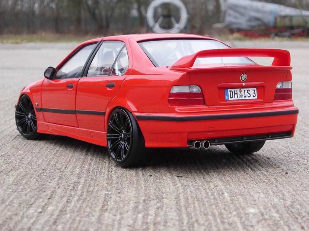 Bmw 318 E36 1/18 Ut Models E36 is red jantes M3 E92 et swap moteur M3 E36 diecast model cars