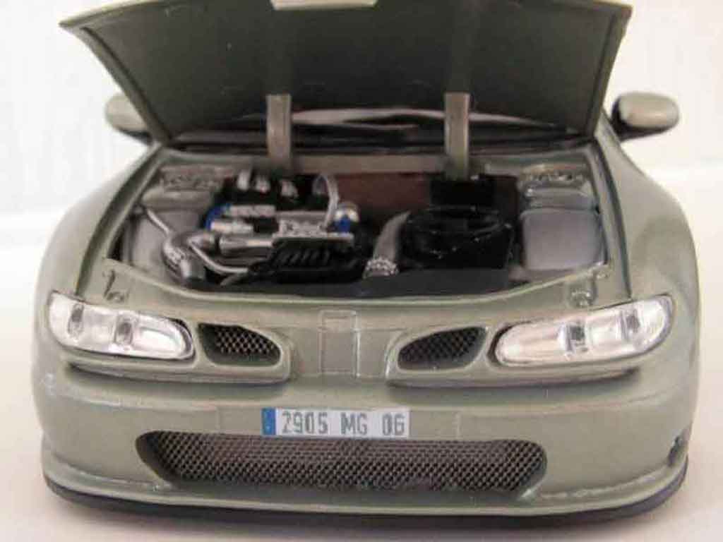 Renault Megane Base Maxi tilleul carbone 1/18 Anson