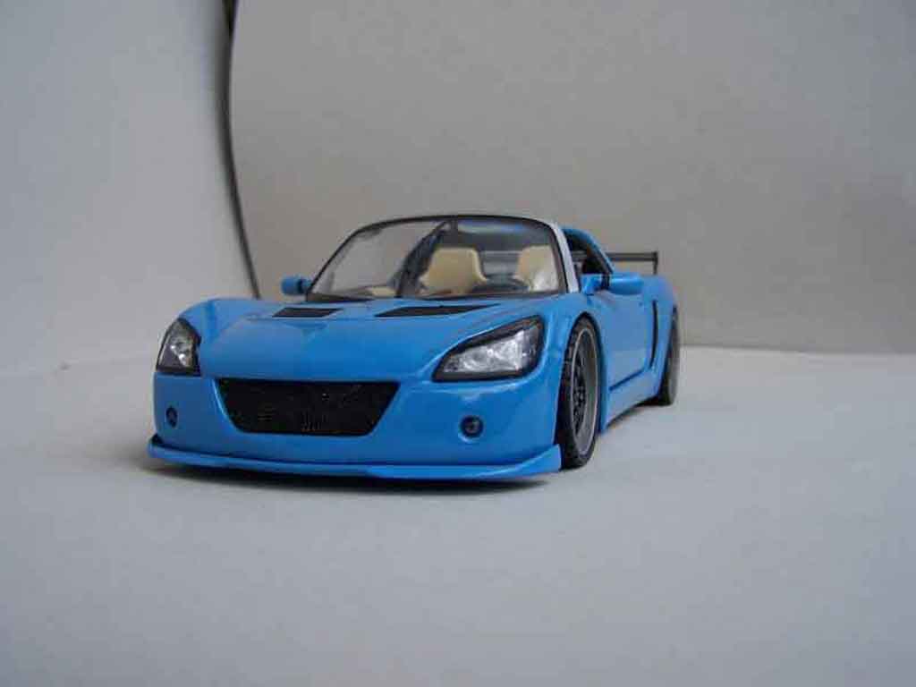 Opel Speedster Base street racer 1/18 Welly