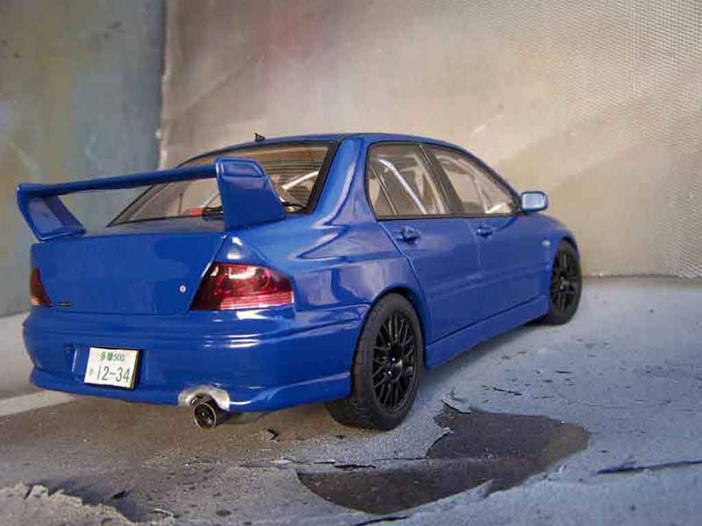 Mitsubishi Lancer Evolution VII jdm blue 1/18 Autoart