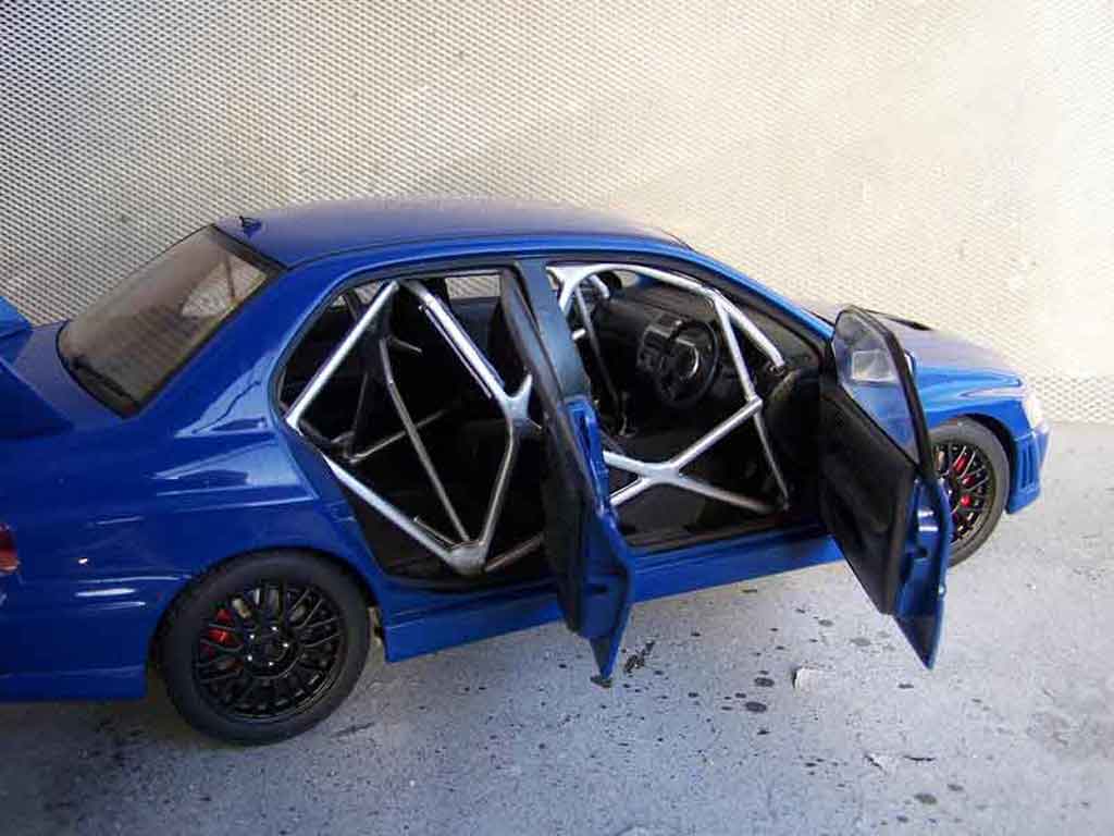 Mitsubishi Lancer Evolution VII jdm blue 1/18 Autoart