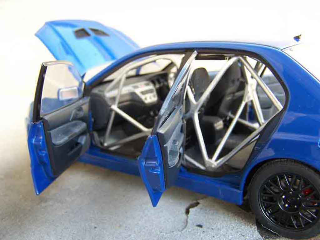 Mitsubishi Lancer Evolution VII jdm blue 1/18 Autoart