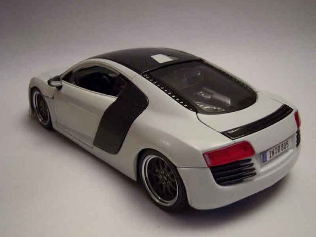 Audi R8 4.2 fsi . tuning carb&white jantes gmp 1/18 Maisto