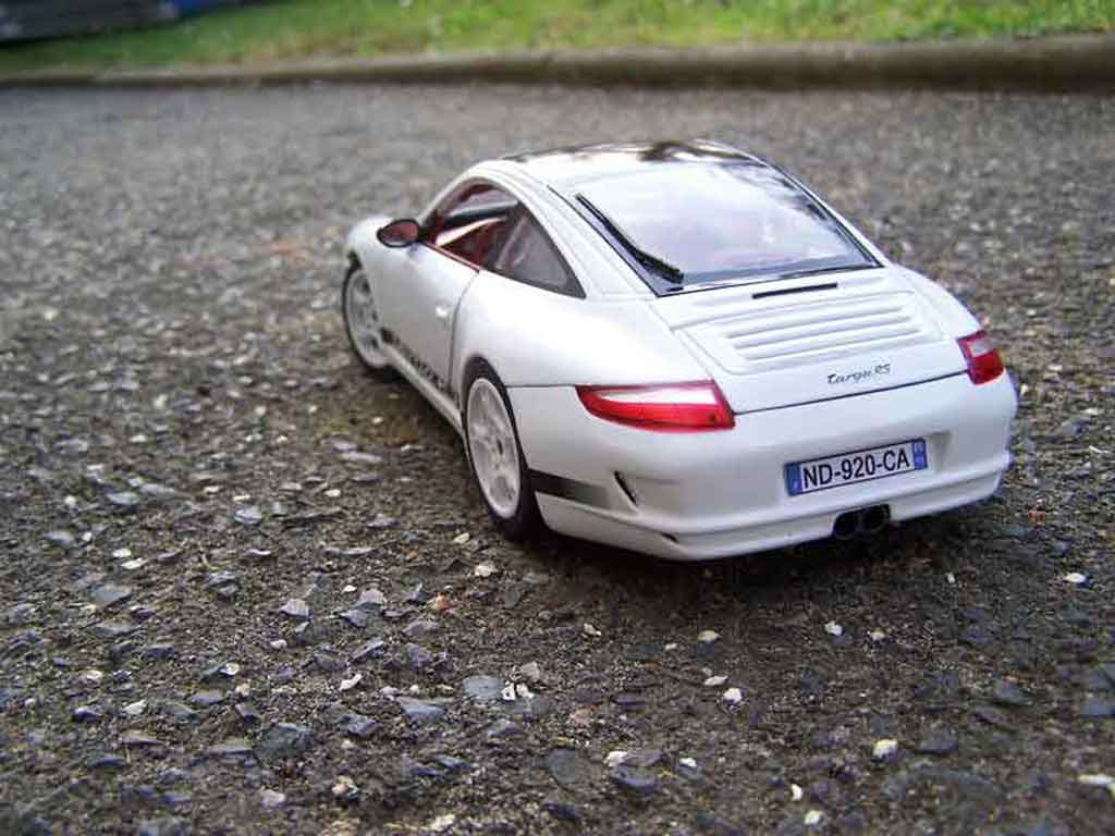 Porsche 911 Targa Carrera rs white 1/18 Norev