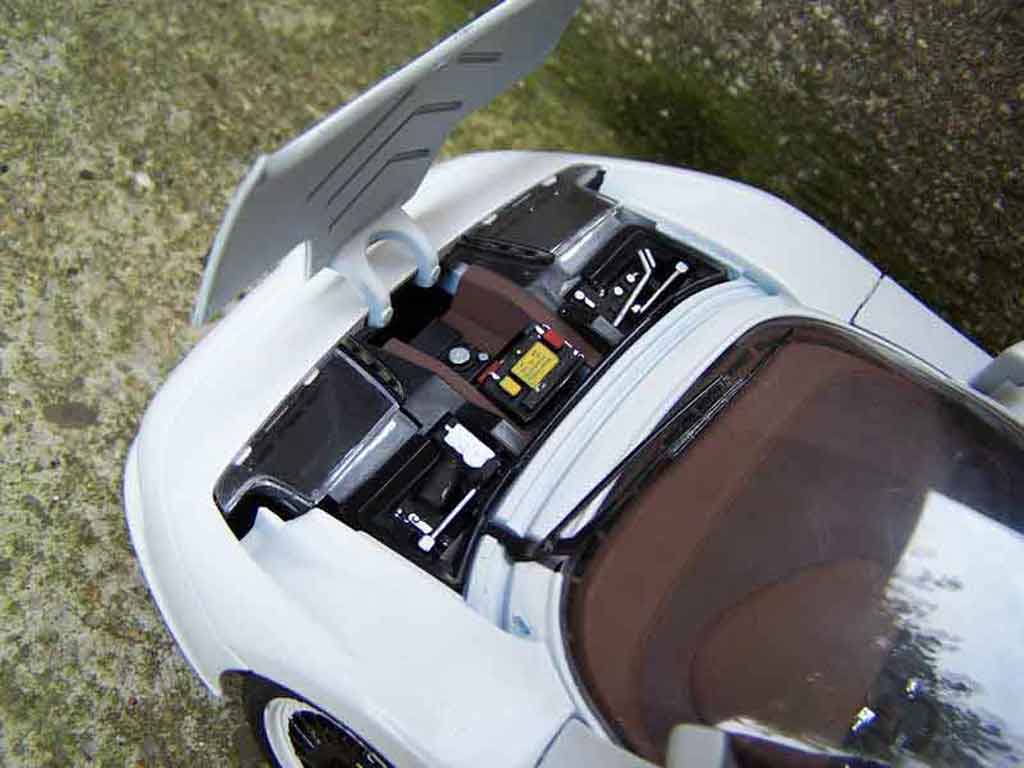 Bugatti EB110 special edition 1/18 Burago