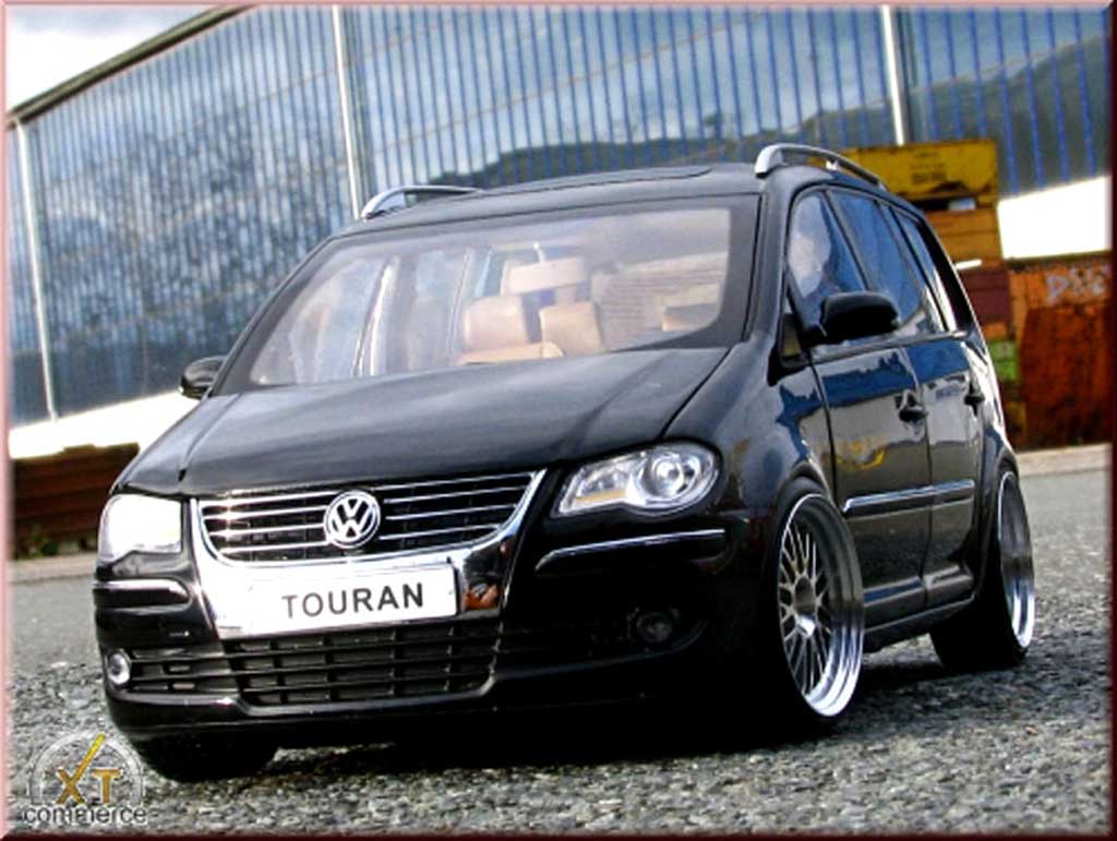 Volkswagen Touran Base black jantes alu 18 pouces 1/18 Shanghai Volkswagen