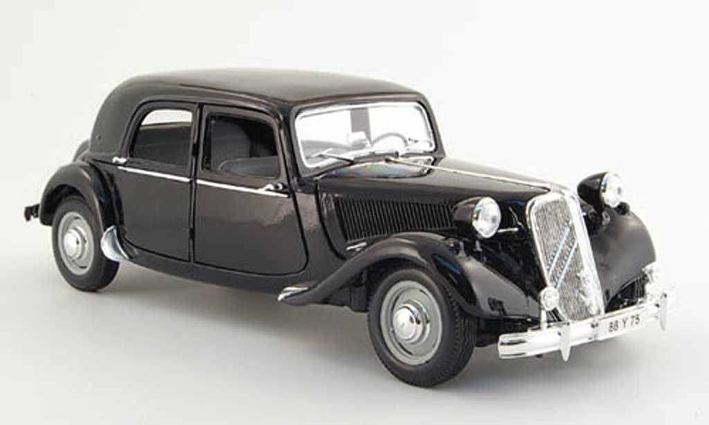 Citroen Traction 15 1/18 Maisto 15 cv black 1952 diecast model cars