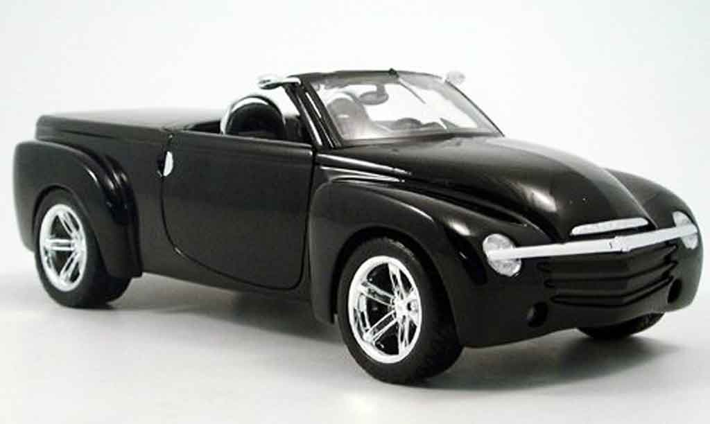 Chevrolet SSR 1/18 Maisto concept black 2000 diecast model cars