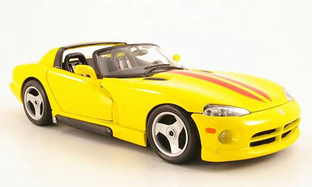 Dodge Viper RT 10 1/18 Burago RT 10 yellow/red 1993 diecast model cars