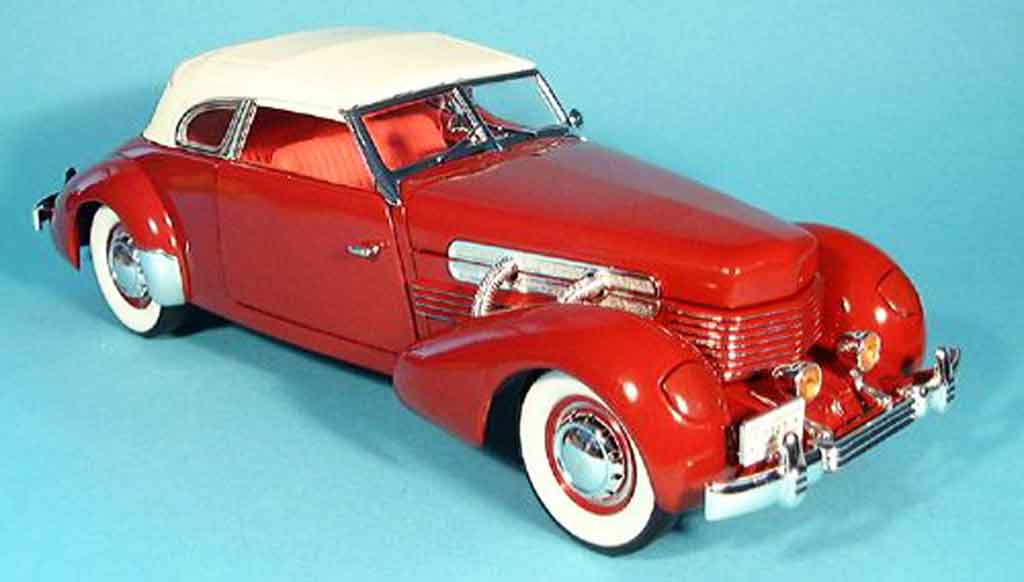 Cord 812 1/18 Signature supercharged red et capote white 1937 diecast model cars