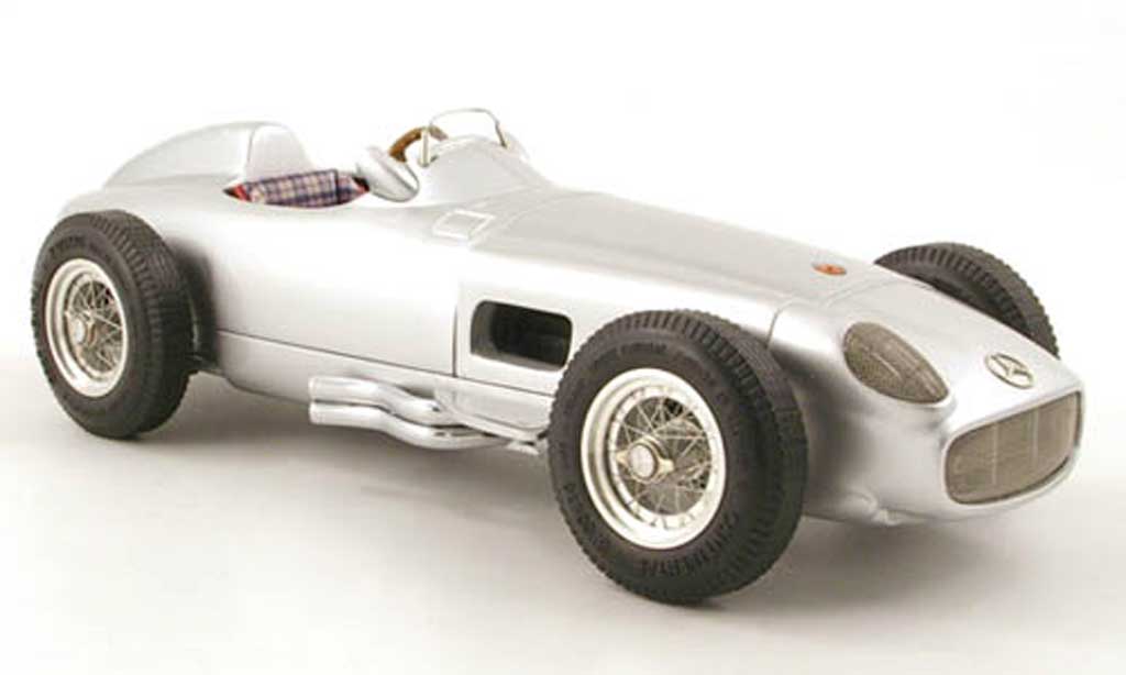 Mercedes W 196 1/18 CMC weltmeister j.m.fangio 1954 diecast model cars