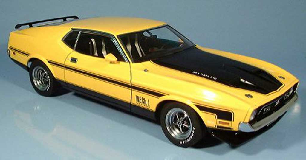 Ford Mustang 1971 1/18 Autoart 1971 mach i fastback yellow diecast model cars