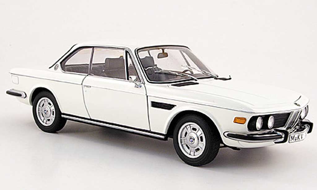 Bmw 3.0 CSi 1/18 Autoart CSi e9 coupe white 1971 diecast model cars