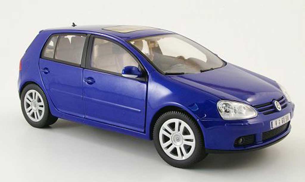 Volkswagen Golf V 1/18 Burago V blue 2003 5 portes diecast model cars