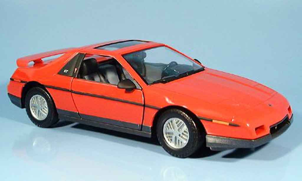 Pontiac Fiero 1/18 Yat Ming gt red 1985 diecast model cars