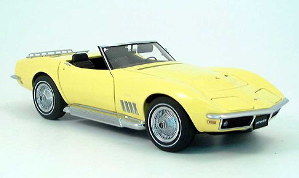 Chevrolet Corvette C3 1/18 Autoart C3 yellow 1969 diecast model cars