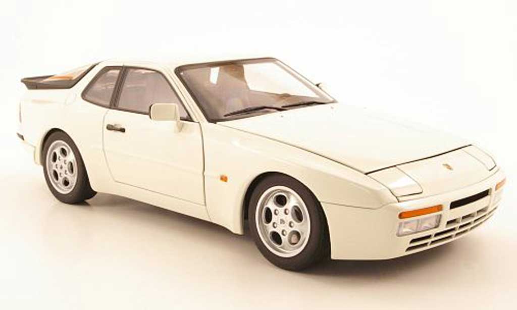 Porsche 944 1985 1/18 Autoart 1985 turbo creme white diecast model cars
