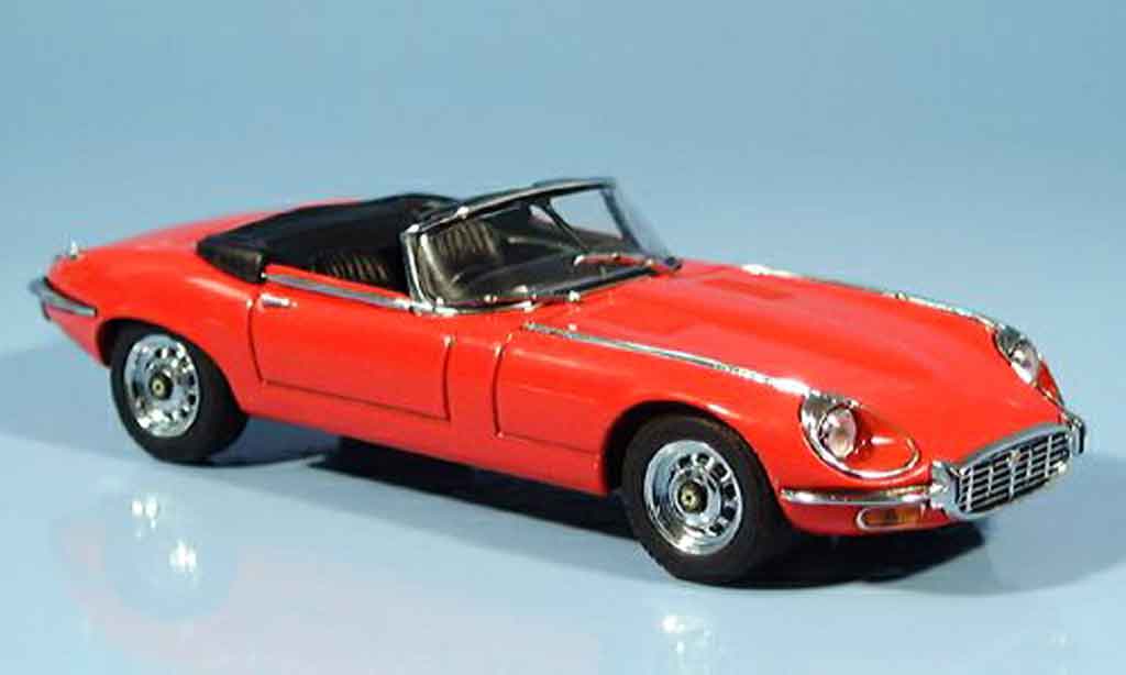 Jaguar E-Type 1/43 Autoart cabriolet serie iii v12 red diecast model cars