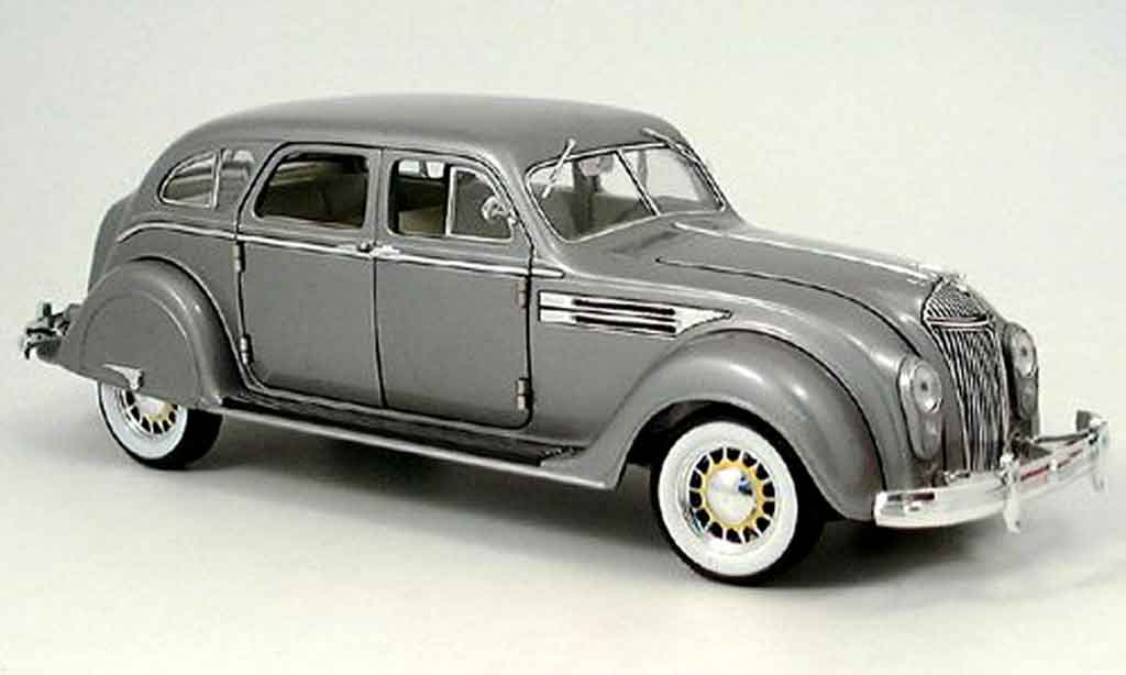 Chrysler Airflow 1/18 Signature grey 1936 diecast model cars