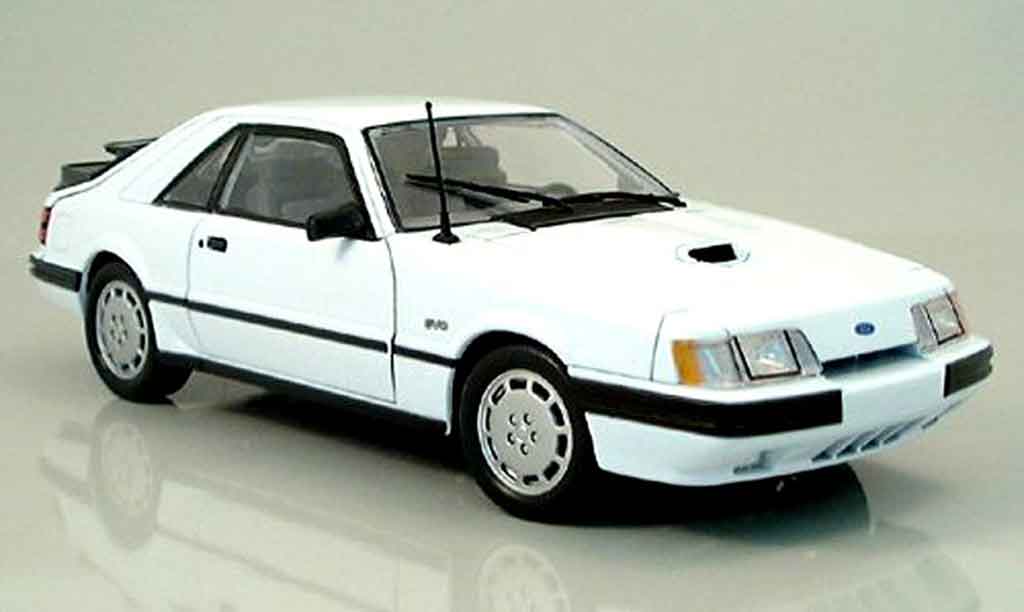 Ford Mustang 1986 1/18 Welly 1986 svo white diecast model cars