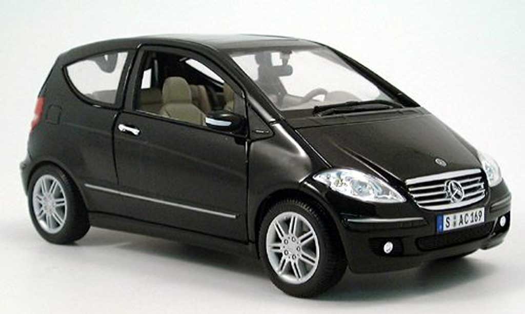 Mercedes Classe A 1/18 Maisto noir 3-turer 2005 diecast model cars