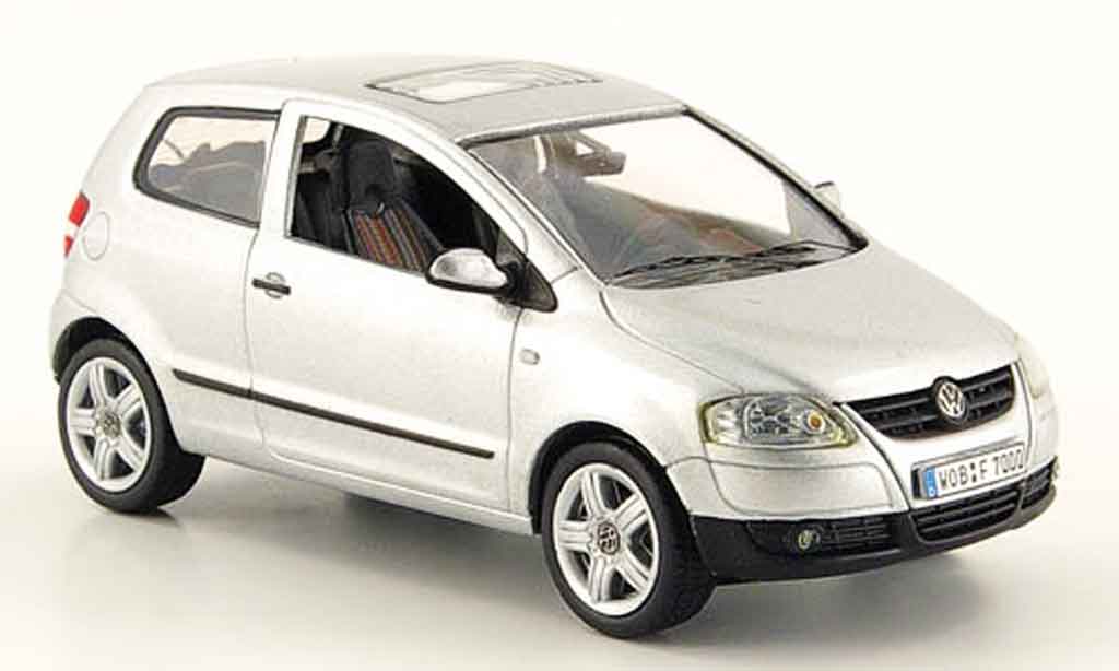 Volkswagen Fox 1/43 Schuco grey metallisee avec lenkung 2005 diecast model cars