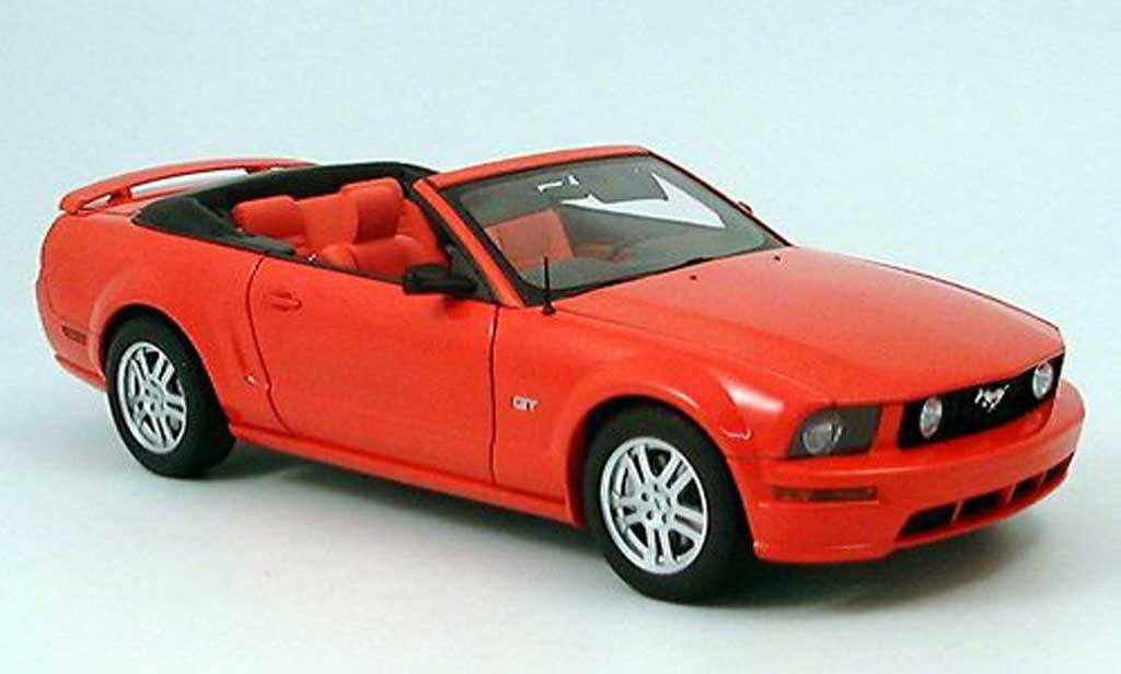 Ford Mustang 2005 1/18 Autoart 2005 gt convertible red diecast model cars