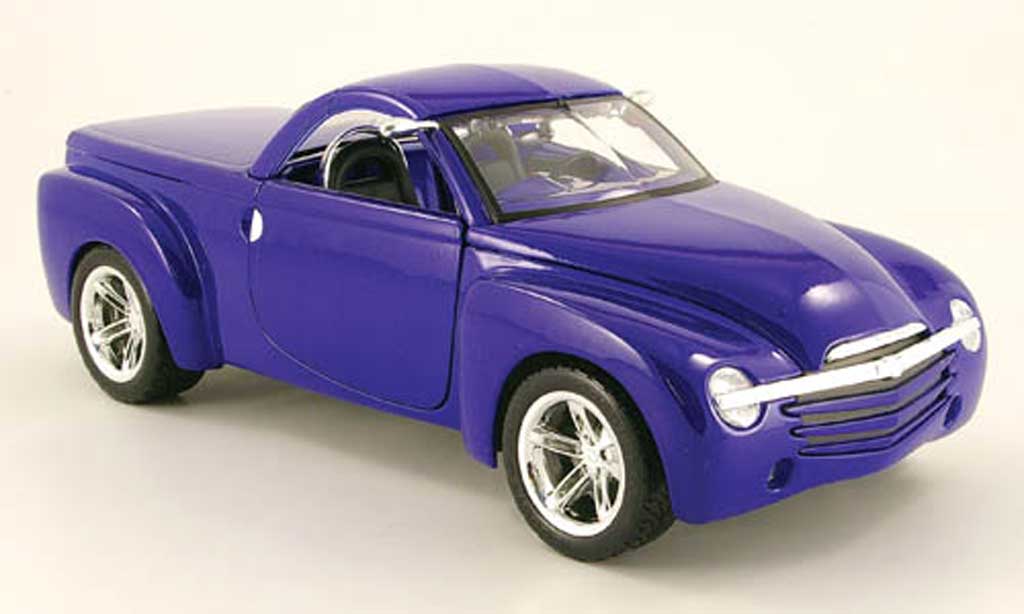 Chevrolet SSR 1/18 Maisto concept blue diecast model cars