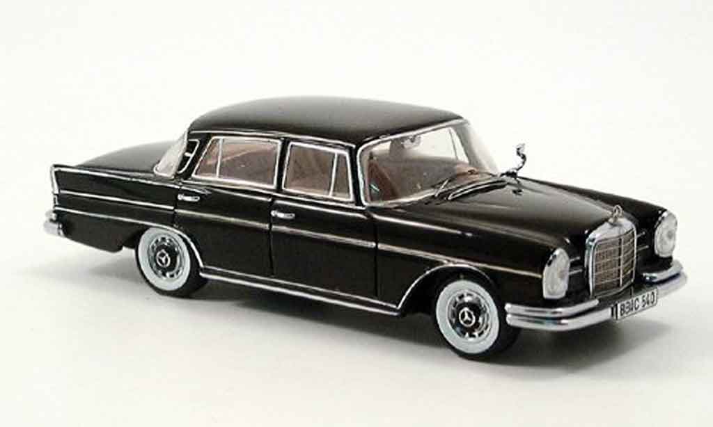 Mercedes 300 SE 1/43 Spark SE (W 112) black diecast model cars