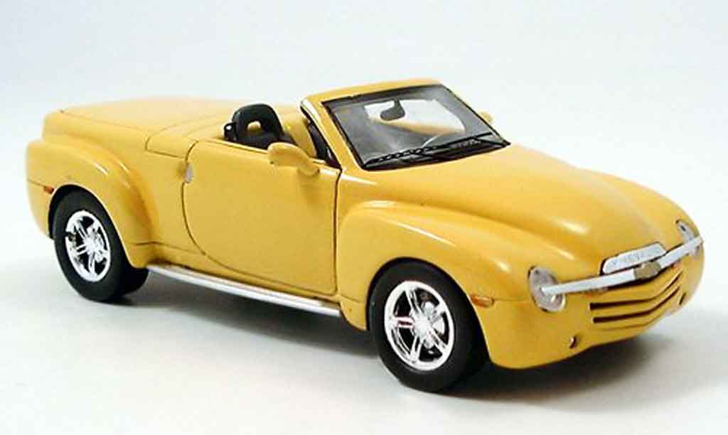 Chevrolet SSR 1/43 Spark yellow 2005 diecast model cars