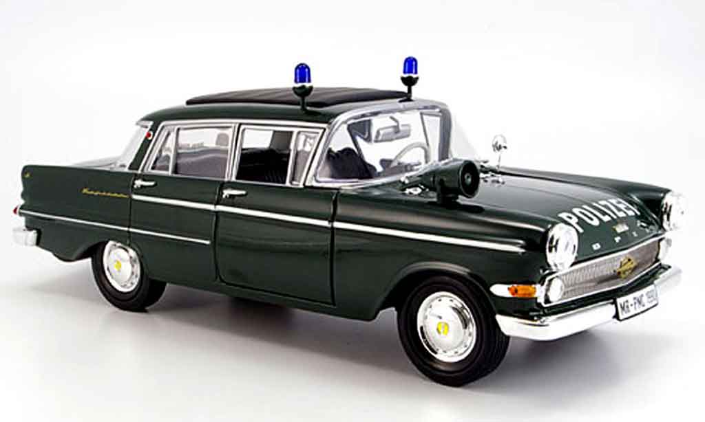 Opel Kapitan 1/18 Revell polizei 1961 diecast model cars
