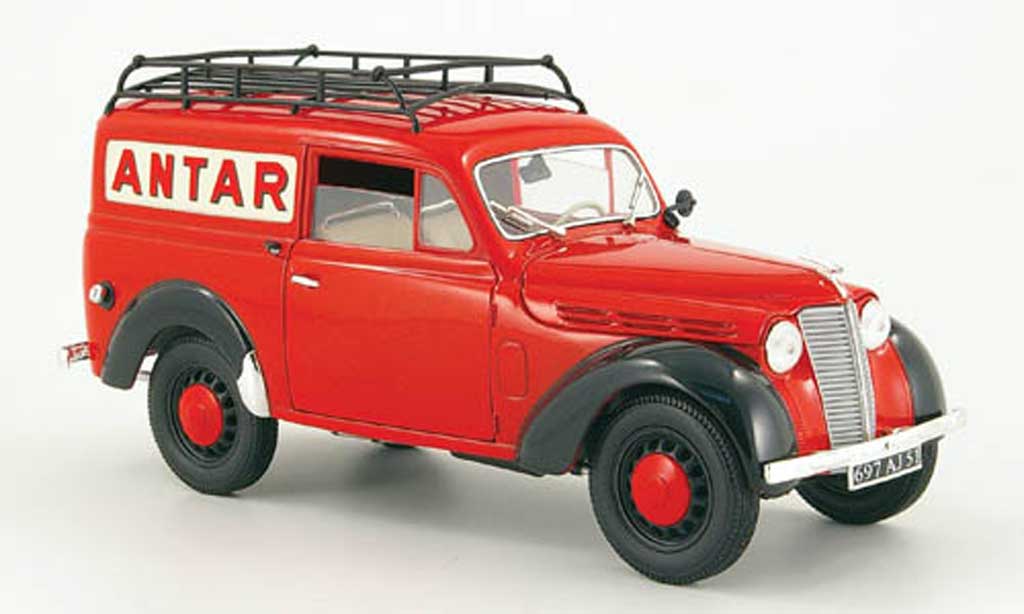 Renault Juvaquatre 1/18 Solido red antar 1952 diecast model cars