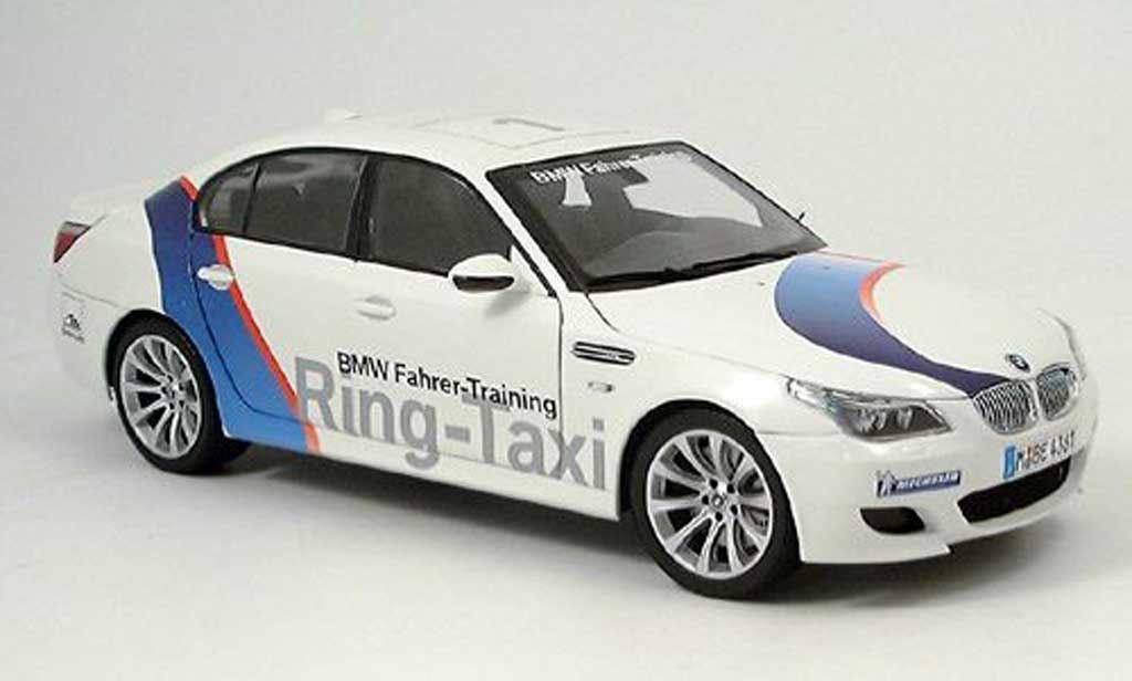 Bmw M5 E60 1/18 Kyosho E60 ring taxi nurburgring 2005 diecast model cars