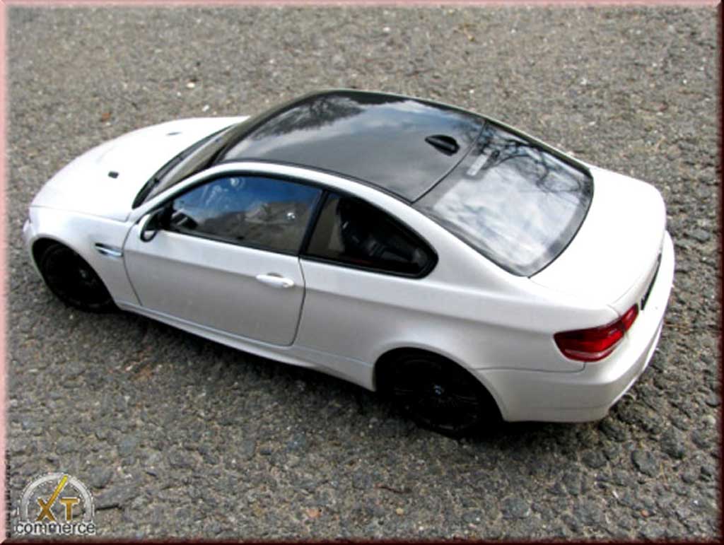Bmw M3 Coupe E92 white jantes noir mat 1/18 Kyosho