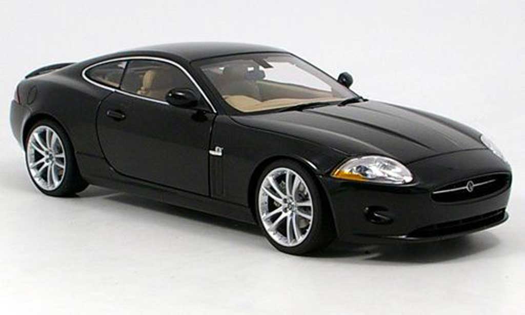 Jaguar XK coupe 1/18 Autoart coupe black 2005 diecast model cars