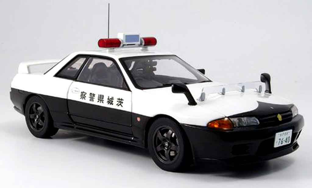 Nissan Skyline R32 1/18 Autoart R32 gtr polizei japan diecast model cars