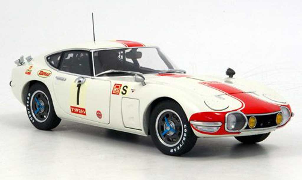 Toyota 2000 GT Fuji 1/18 Autoart Fuji no.1 24h 1967 diecast model cars
