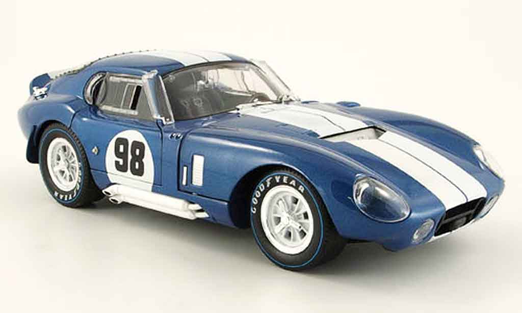 Shelby Cobra Daytona 1/18 Shelby Collectibles Daytona coupe no.98 blue white 1965 diecast model cars