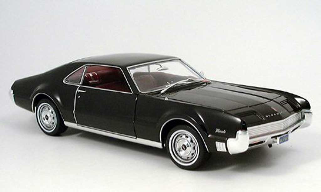 Oldsmobile Toronado 1/18 Yat Ming black 1966 diecast model cars