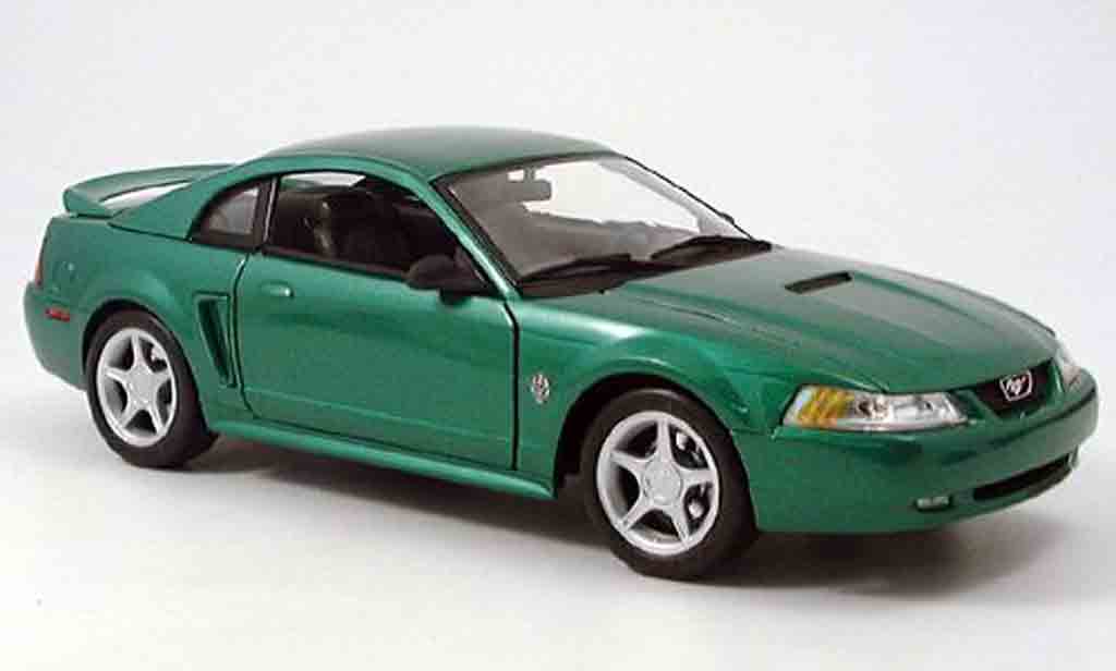 Ford Mustang GT 1/18 Maisto GT grun 1999 diecast model cars