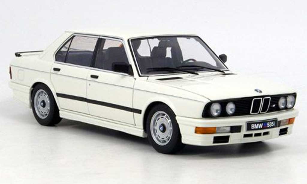 Bmw M5 E28 1/18 Autoart E28 535i white 1985 diecast model cars