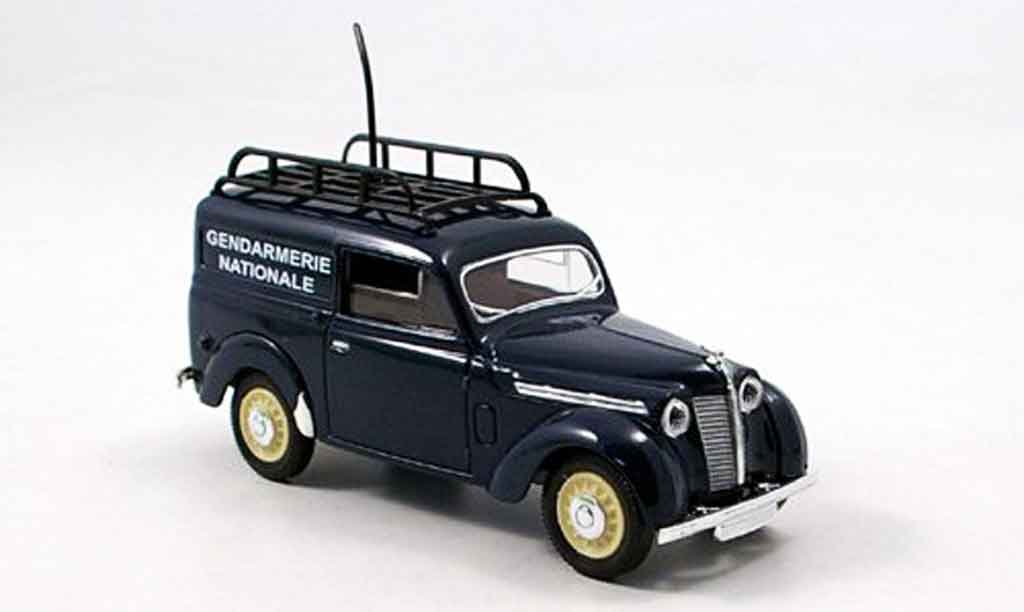 Renault Juvaquatre 1/43 Solido lieferwagen gendamerie 1952 diecast model cars
