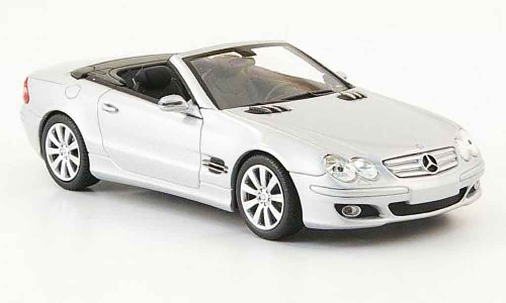 Mercedes Classe SL 1/43 Minichamps grey metallisee 2006 diecast model cars