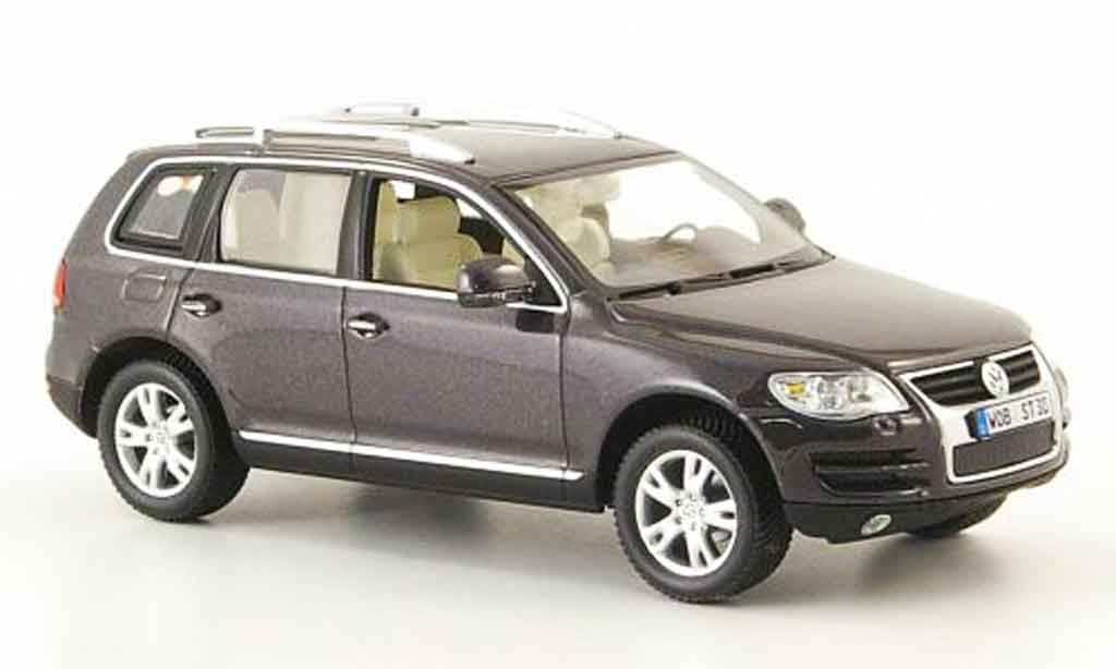 Volkswagen Touareg 1/43 Minichamps anthrazit diecast model cars
