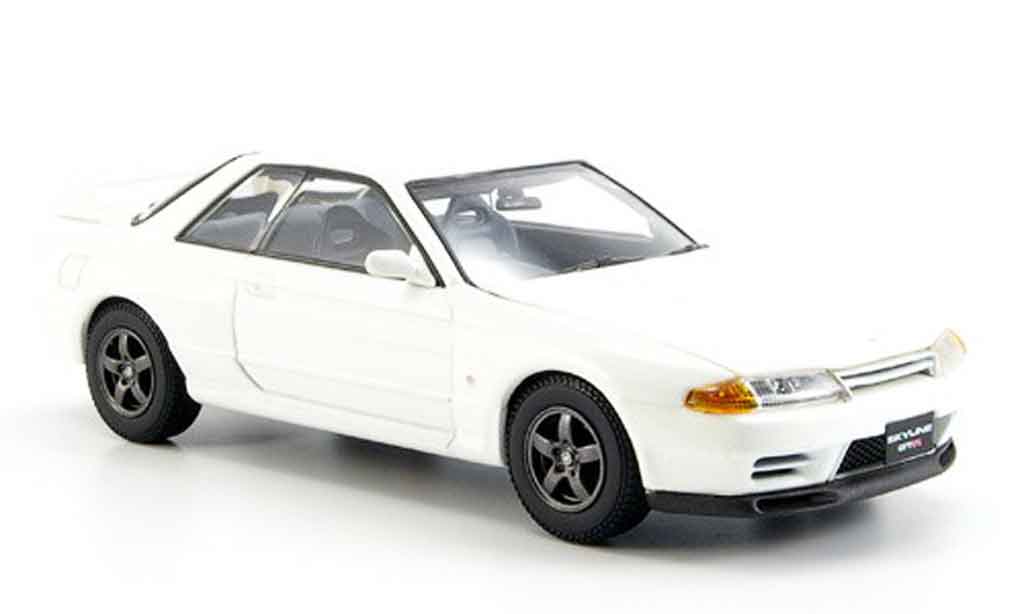 Nissan Skyline R32 1/43 Kyosho R32 GTR white diecast model cars