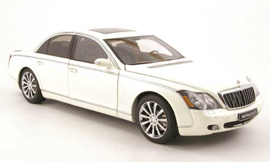 Maybach 57 1/18 Autoart s white 2005 diecast model cars