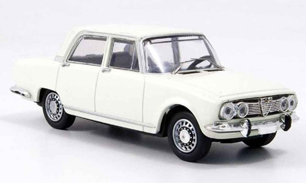 Alfa Romeo 1750 GTV 1/43 M4 GTV white 1968 diecast model cars