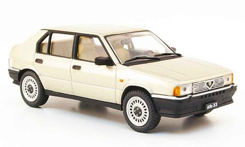 Alfa Romeo 33 1.3 1/43 Pego 1.3 beige 1983 diecast model cars