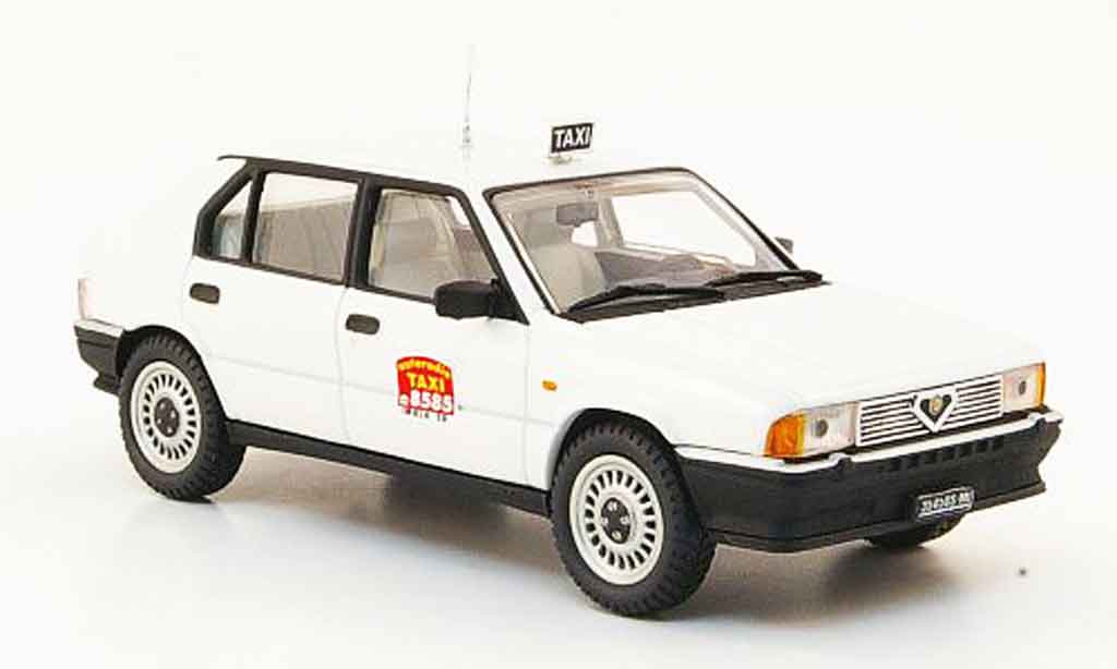 Alfa Romeo 33 1.3 1/43 Pego 1.3 white taxi mailand diecast model cars