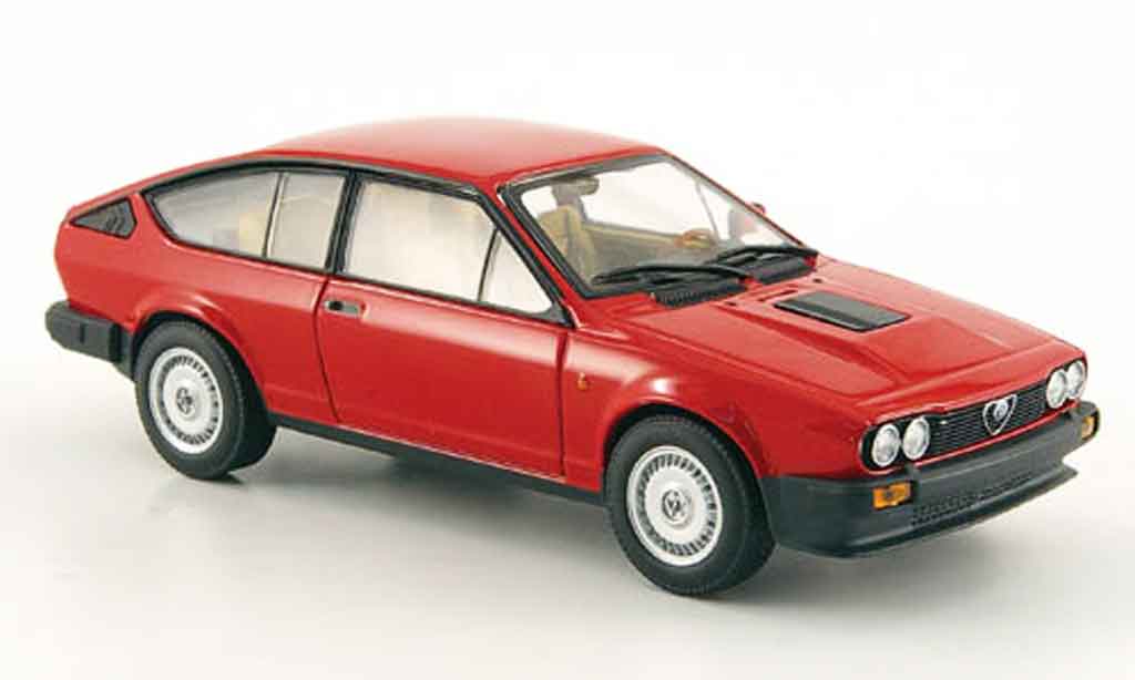 Alfa Romeo GT 2.5 1/43 Minichamps V 2.5 v6 red 1983 diecast model cars